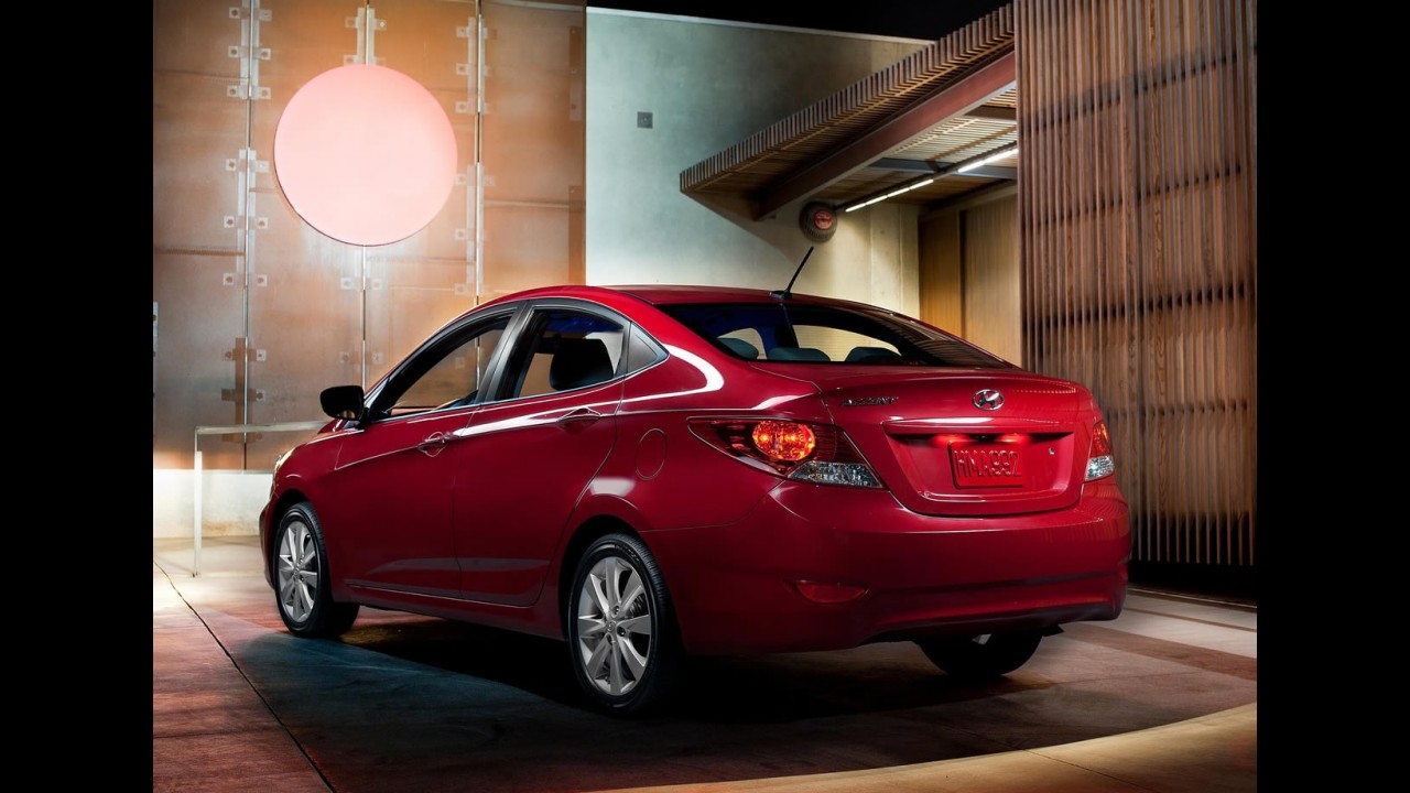 Hyundai divulga imagens e detalhes Accent 2012 para os EUA - Preços começam em US$ 12.445