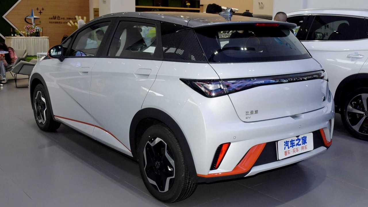 BYD Dolphin (9) - perfil