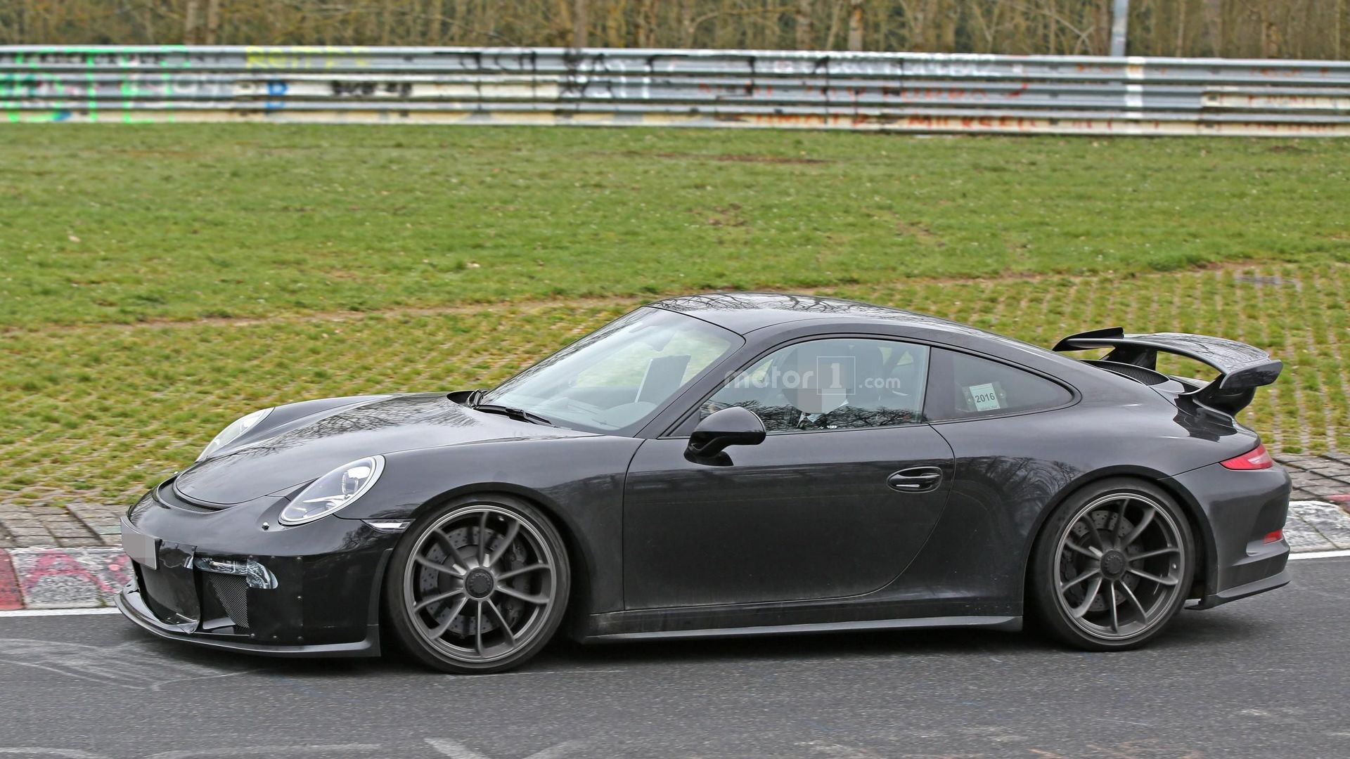 Porsche 911 Gt3 Facelift Tackles The Nurburgring