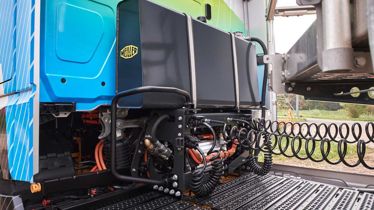 Mercedes-Benz Trucks eActros LongHaul da cantiere