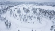 Foto - Polestar 2, la prova in Lapponia sulla neve