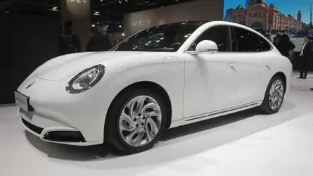 Китайская Panamera получила приставку Next к названию Next Ora Cat