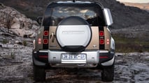 Land Rover Defender 110, la vista trasera