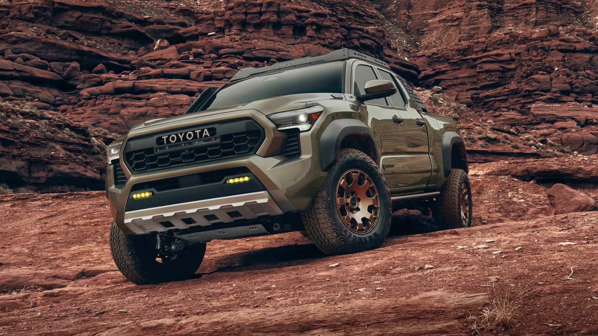 https://cdn.motor1.com/images/mgl/wl4W0m/s1/2024-toyota-tacoma-trailhunter.jpg