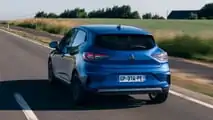 Foto - Renault Clio E-Tech Hybrid (2023), prova su strada