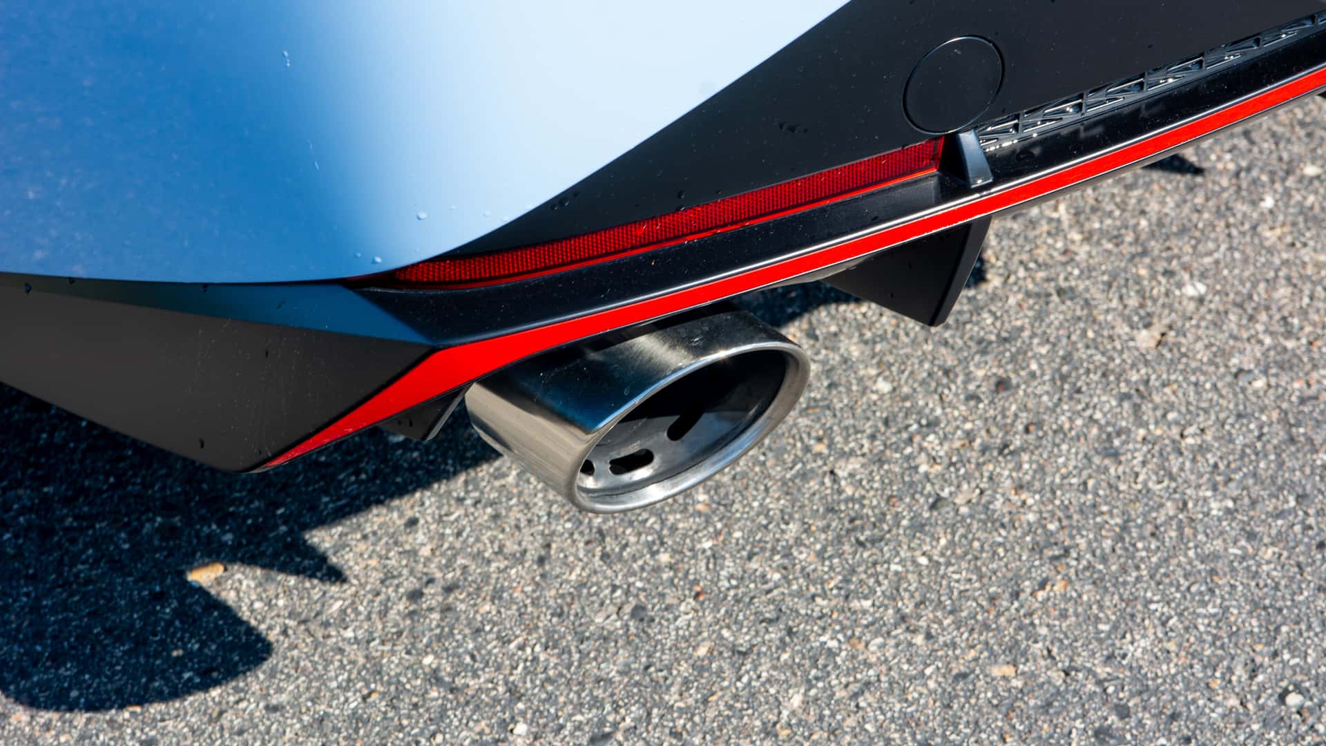 https://cdn.motor1.com/images/mgl/wl4qWV/s1/2023-hyundai-elantra-n.jpg