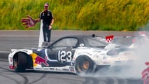 Max Verstappen apprend à drifter avec Mike Whiddett dans une Mazda RX7