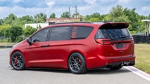 2027 Chrysler Pacifica Limited S VANkulture Concept 