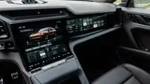 Porsche Cayenne Electric (2026) in Madeiragoldmetallic: Das Cockpit