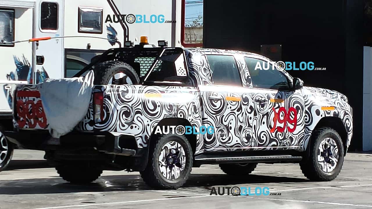Toyota já testa Hilux 2028 na Argentina, inclusive em versão elétrica