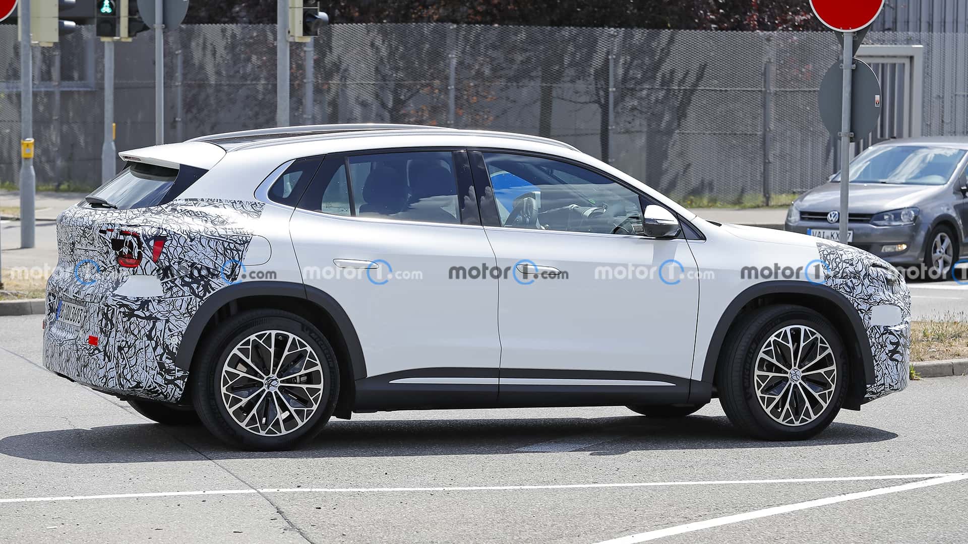 mercedes-gla-2027-erlkonig.jpg