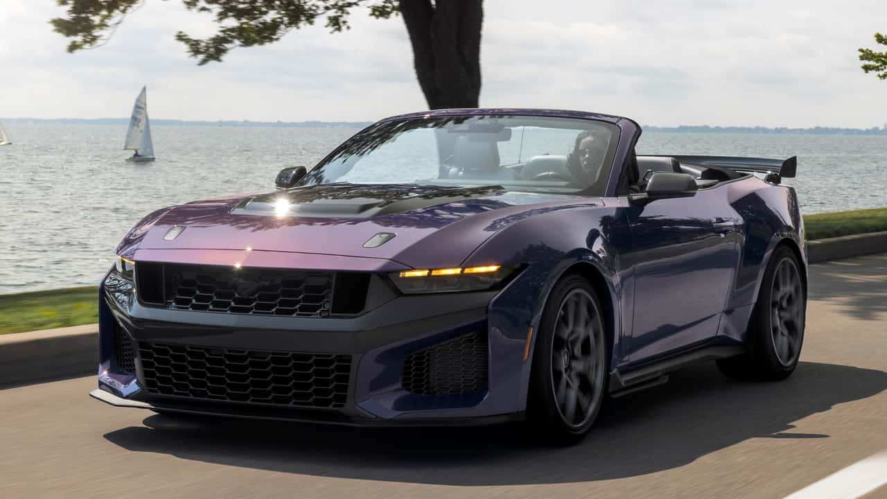Ford Mustang Dark Horse SC Convertible