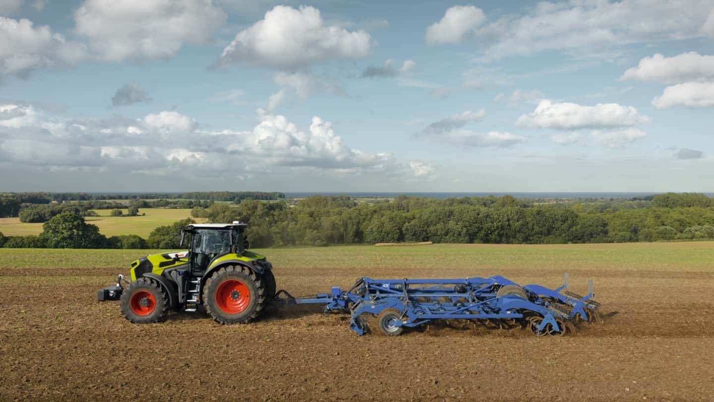 Claas Axion 8 CMATIC: potenza 264–313 CV, cabina e assistenza