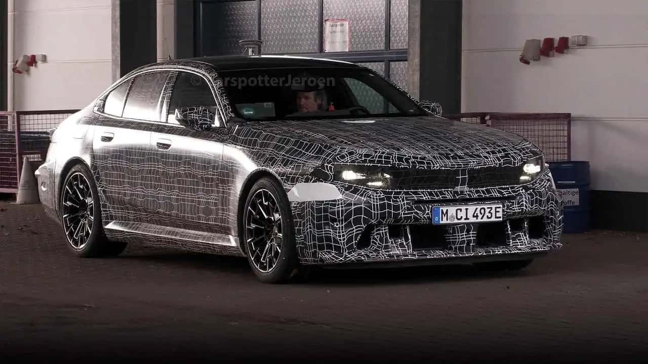 2028-bmw-m5-facelift-screenshot-from-spy-video