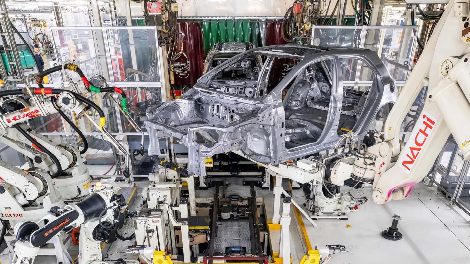 https://cdn.motor1.com/images/mgl/wl8br4/s1/toyota-gr-corolla-uk-plant-tour.jpg
