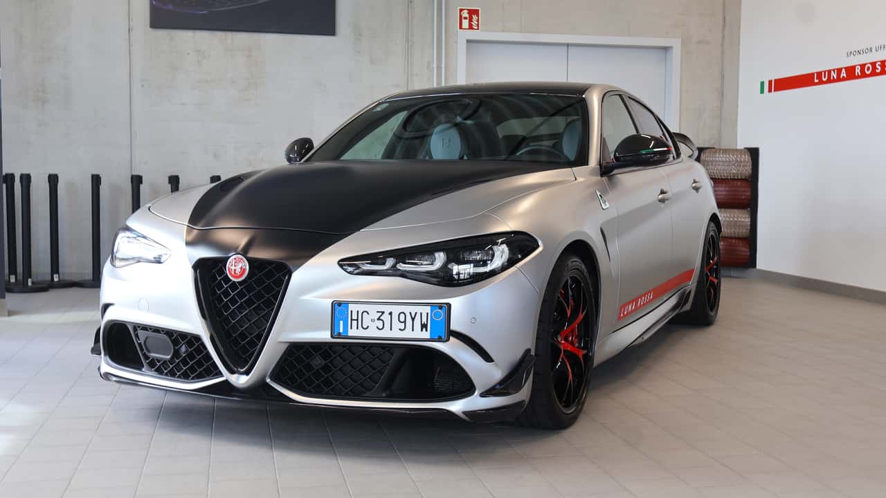 Alfa Romeo Giulia Quadrifoglio Luna Rossa (2026) im Erstkontakt
