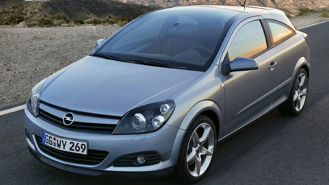 Opel Astra Gtc With Panorama Windshield