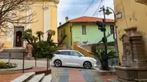 Suzuki Swift Hybrid 2025 Sakura - Foto dinamiche
