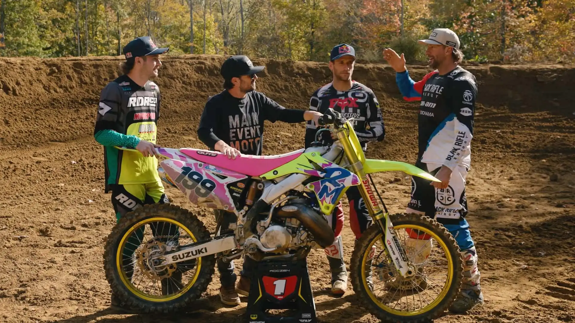 Pastrana vs. Roczen vs. Brown in an All-Out Dirt Bike Battle? The Best  Video Around, image size:1920x1080