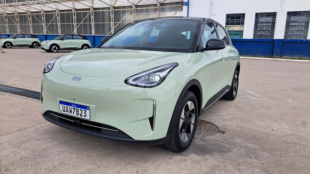 Geely cresce rápido, mas alerta sobre elétricos: carro não é fast-food