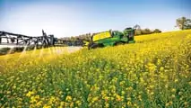 John Deere entra nel business delle irroratrici semoventi in Italia con la nuova 300M