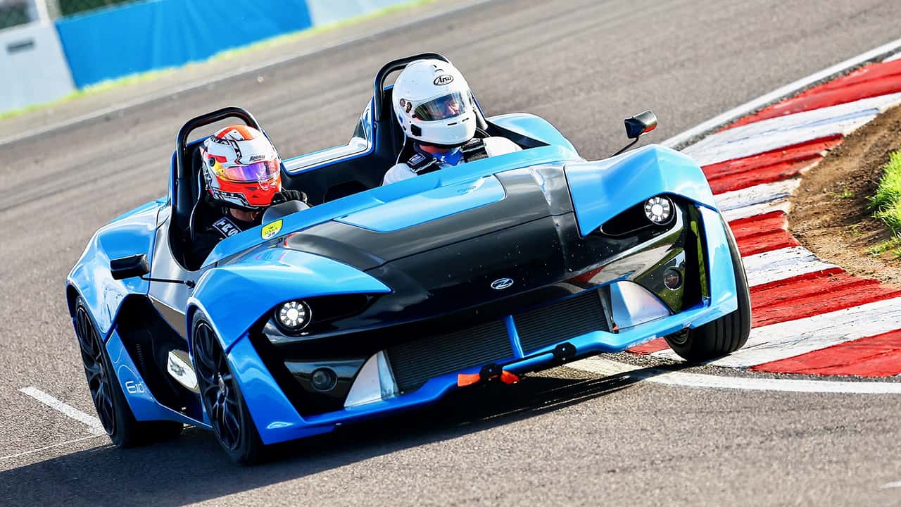 Pamiętasz sportowego Zenosa E10? Powraca