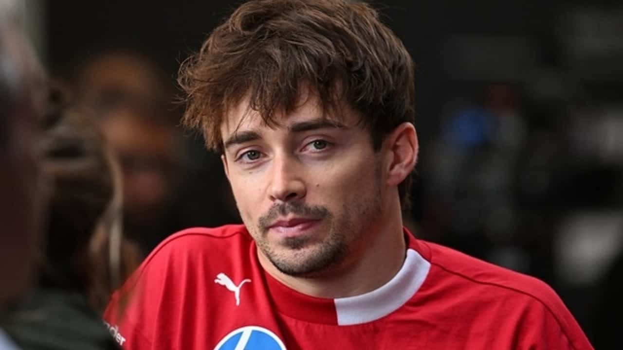 F1 - Leclerc minimiza fala do presidente da Ferrari: “Mensagem positiva