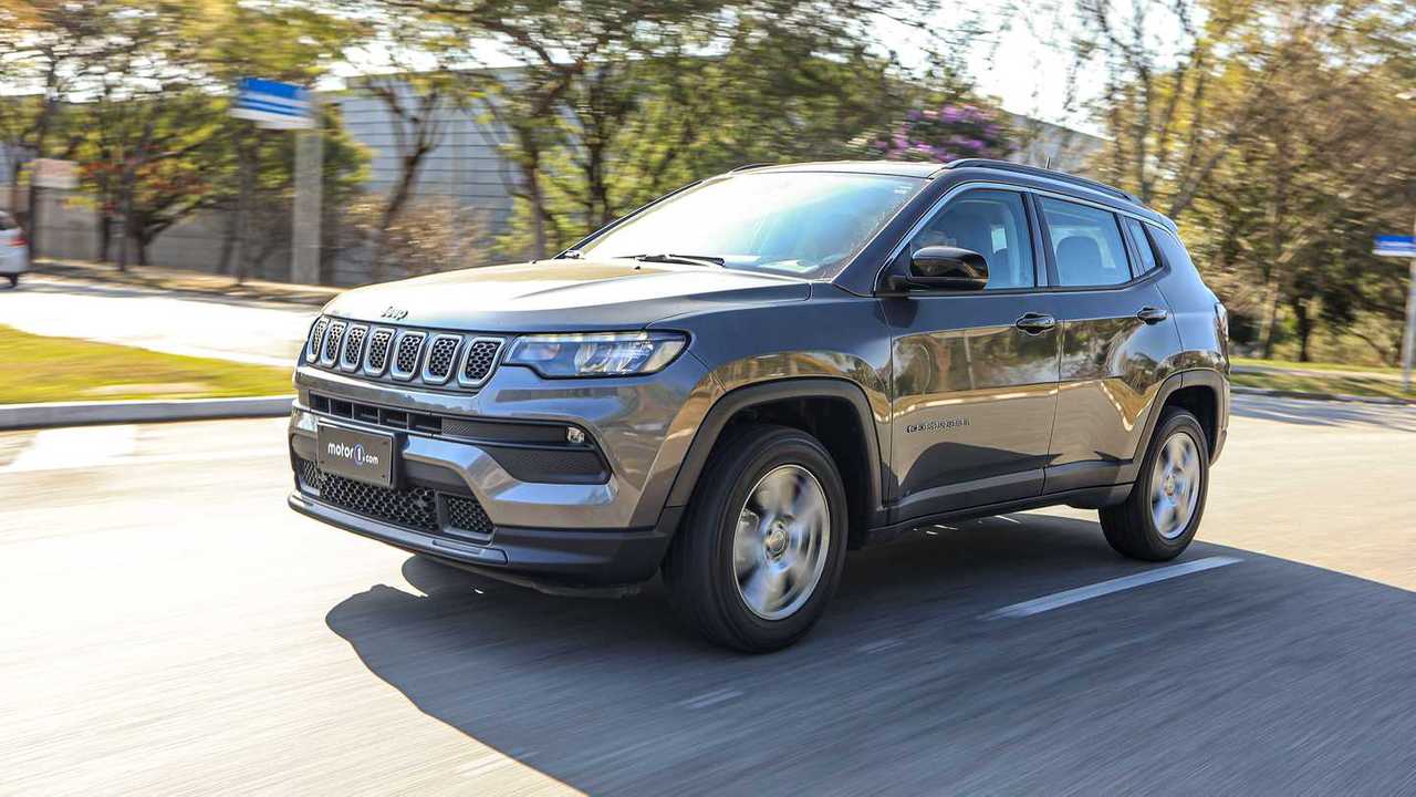 Jeep Compass Sport em movimento