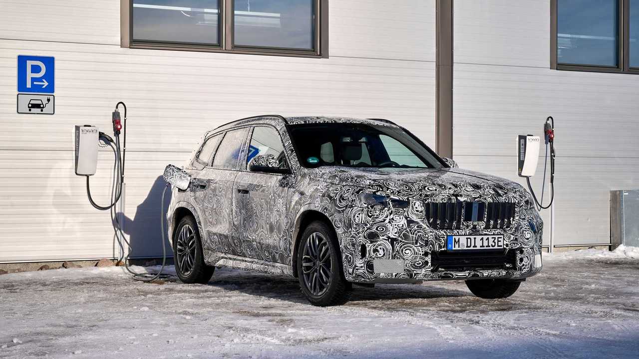 BMW iX1 2023 - Ensaio na neve