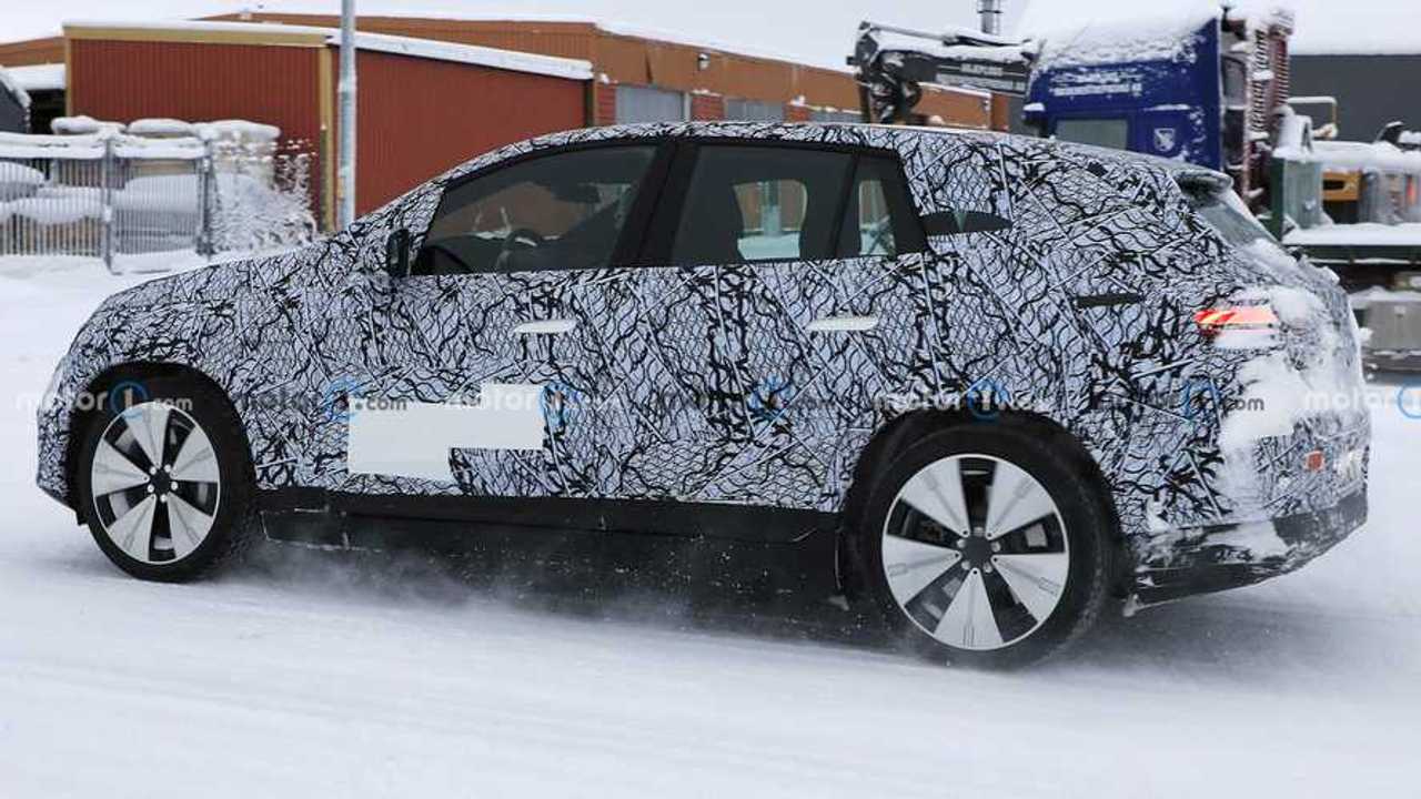 Mercedes-Benz EQS SUV Casus Fotoğraf.