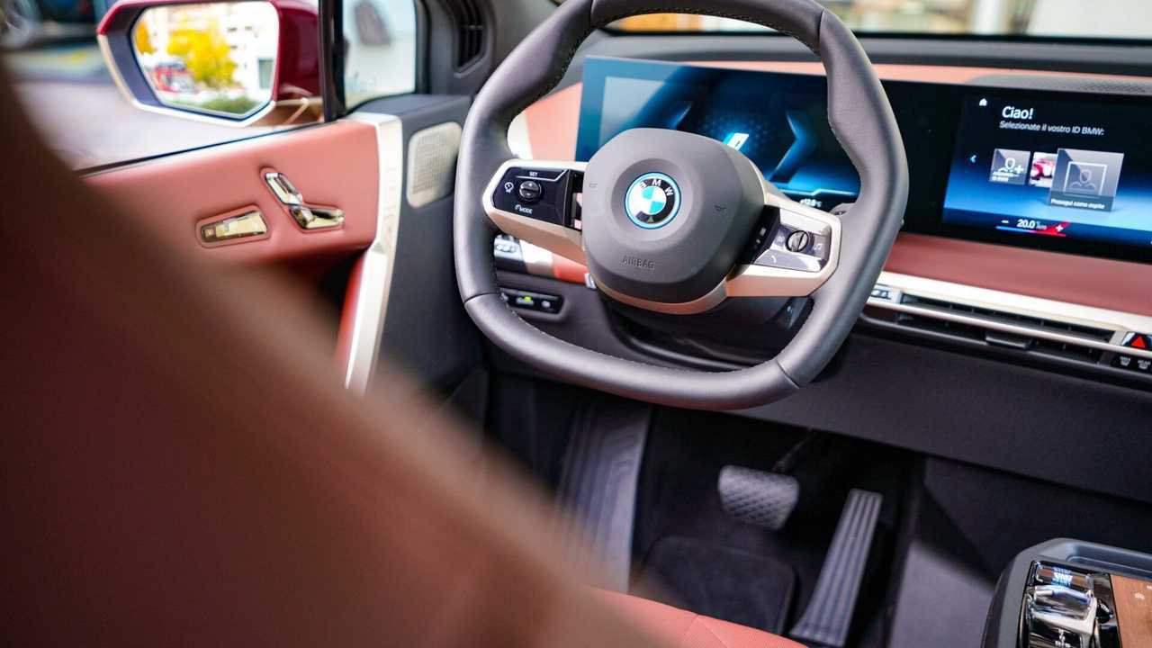 Foto - BMW iX la prova