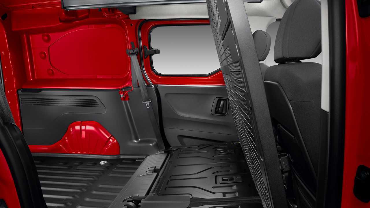 Citroen Berlingo Combi 2022 - I sedili e il divisiorio posteriori