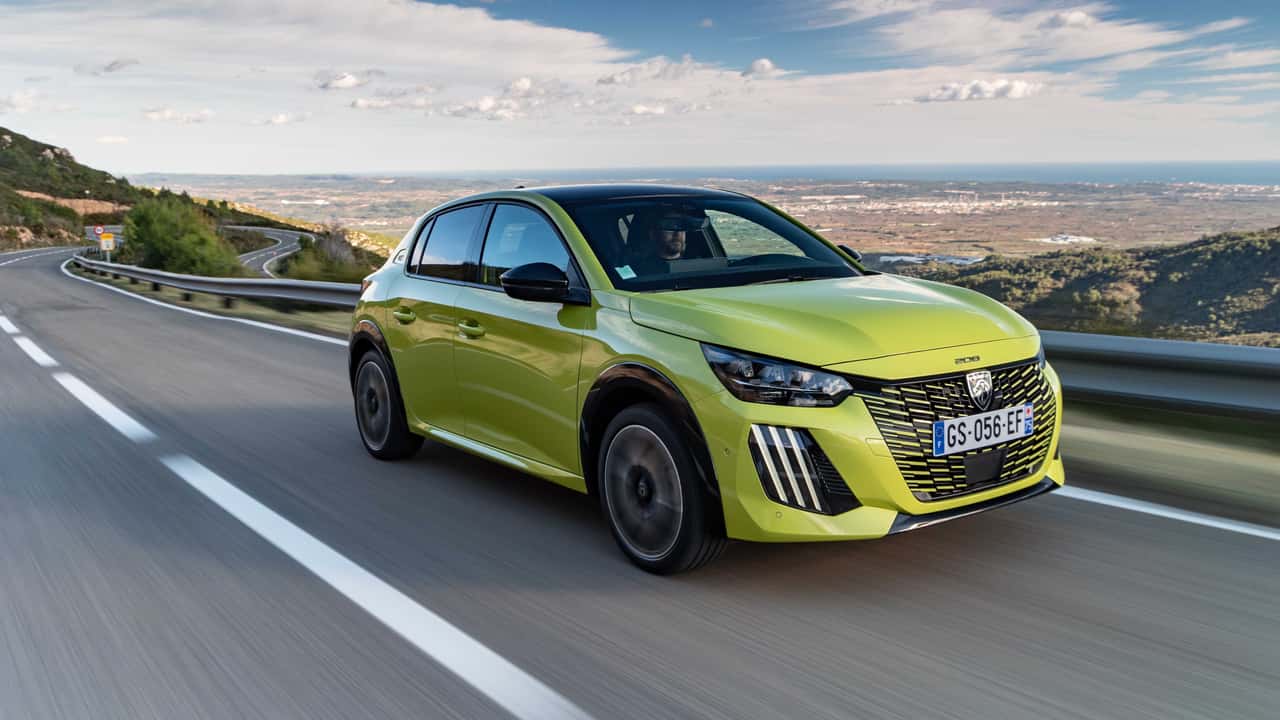Yeni Peugeot e-208