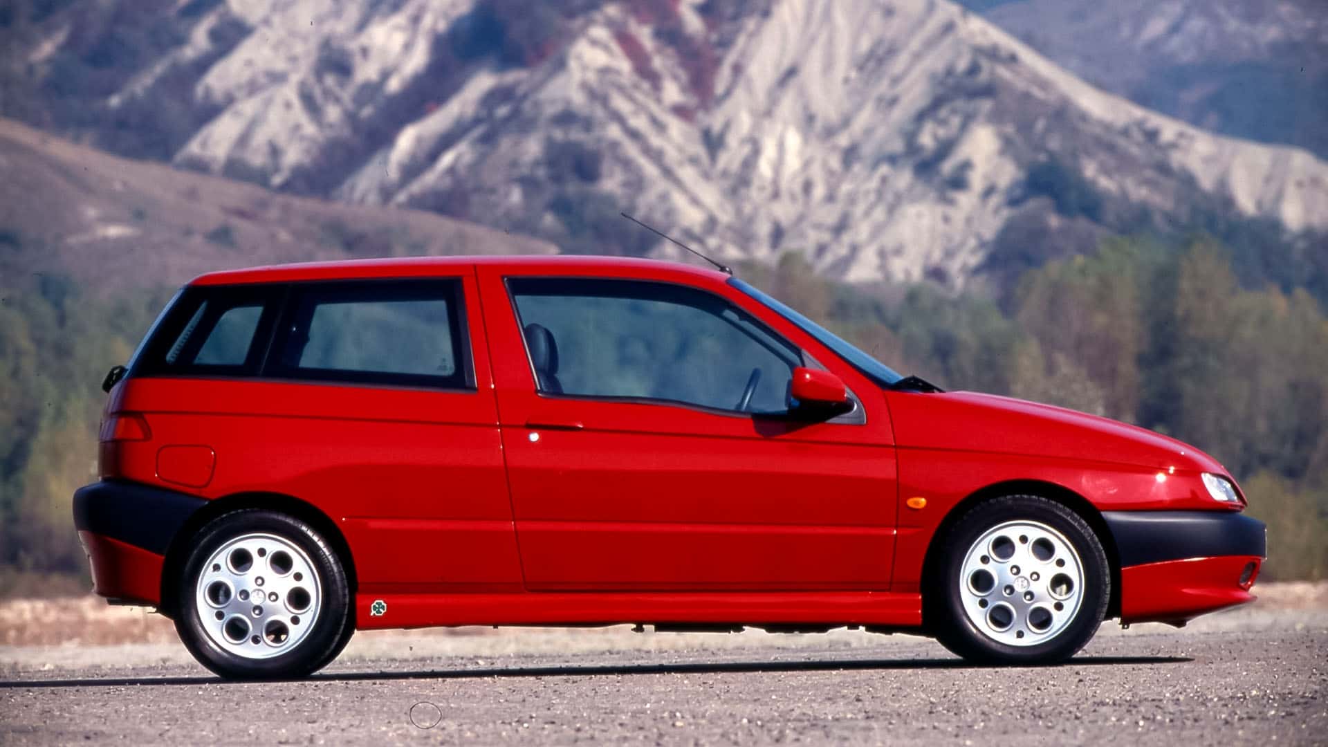 65 アルファロメオ 145 COUPE ALEZAN 1995 65 アルファロメオ 145 COUPE ALEZAN 1995 65 アルファロメオ