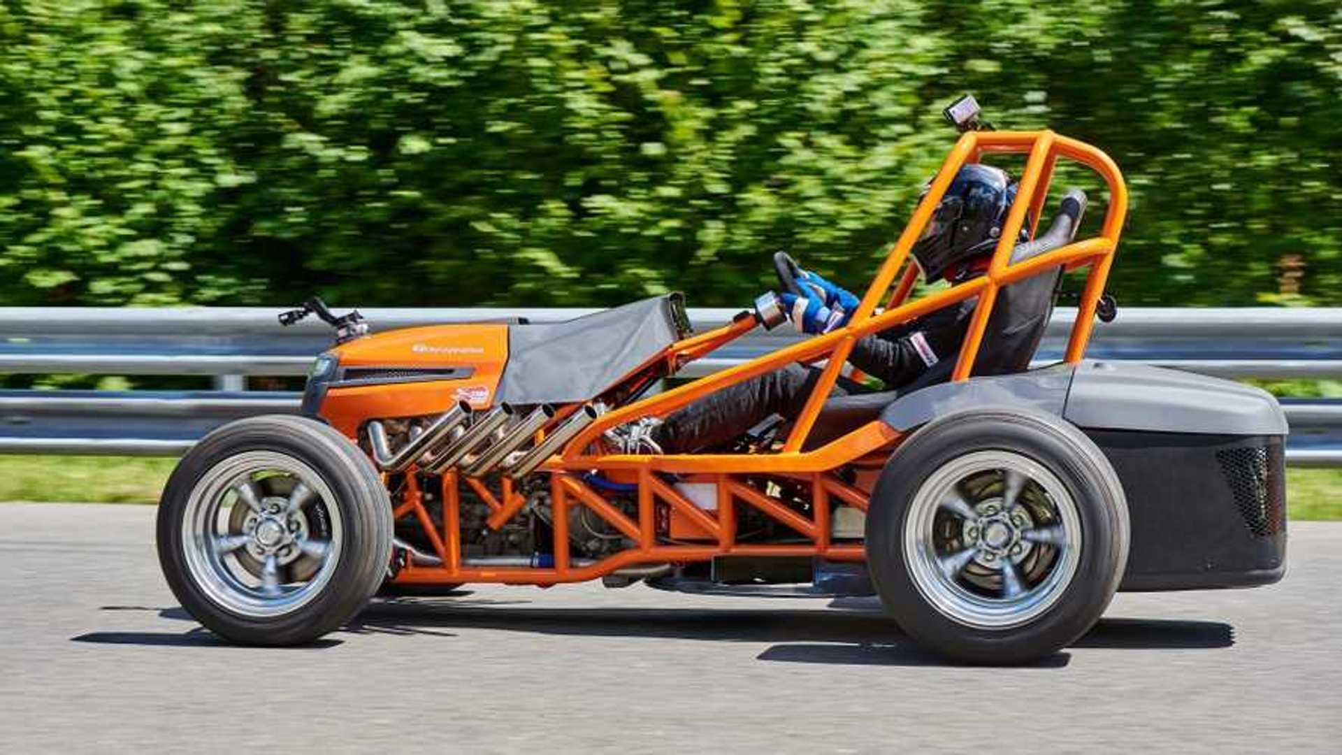 Wild Clara - schnellster russischer Rasenmäher