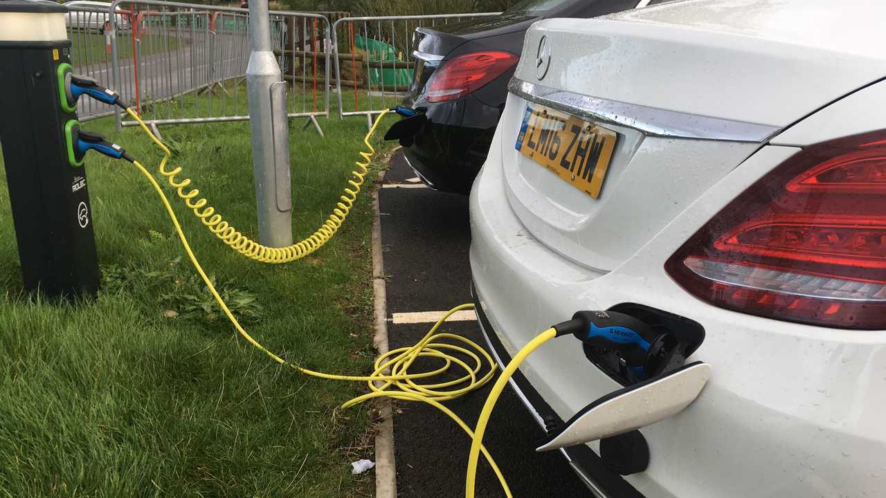 Electric and hybrid cars charging in Gaydon UK