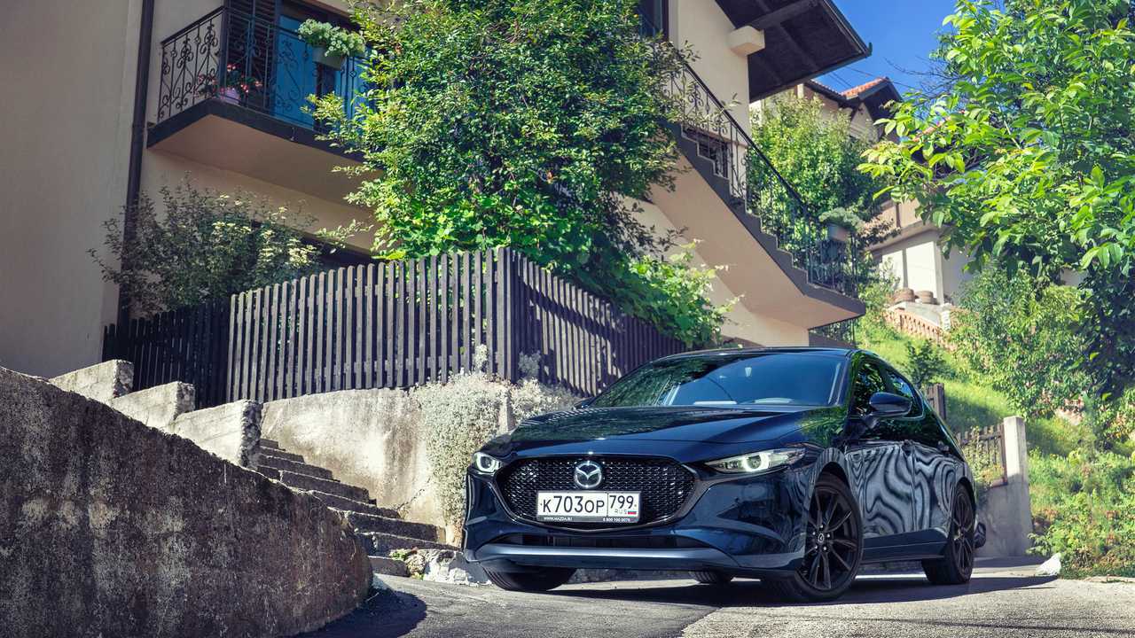 Mazda3 тест-драйв в Сербии