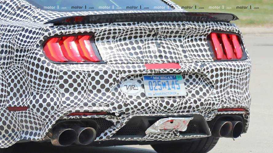 2019 Ford Mustang Shelby GT500 Spy Photo