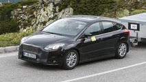 2014 Ford Focus facelift spy photo