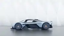 Aston Martin Valkyrie mit seriennaher Karosserie