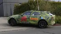 Aston Martin DBX, le foto spia