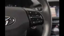 Hyundai Ioniq, pochi optional e tanto di serie