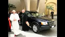 Una XC90 per BENEDETTO XVI