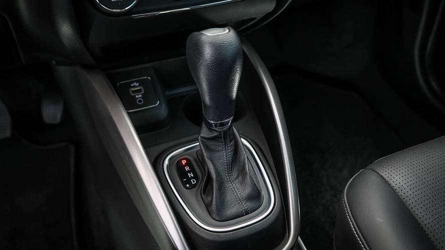 Comparativo VW Polo x Fiat Argo x Honda Fit x Peugeot 208