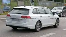 Nuova Volkswagen Golf Variant, le prime foto spia