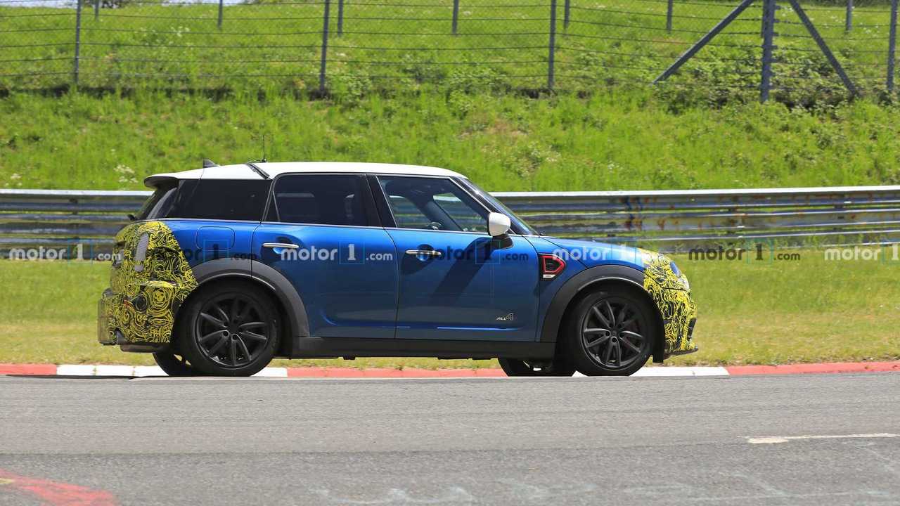 Mini Countryman Spied Test al Nurburgring