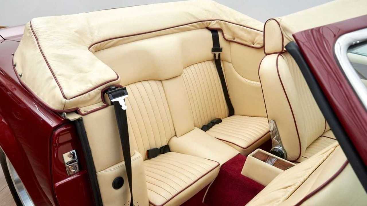 Aston Martin V8 Volante 1988 года