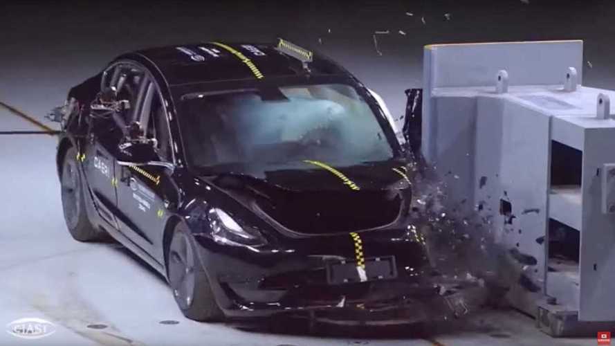 Ecco la Tesla Model 3 "Made in China" distrutta nei crash test cinesi