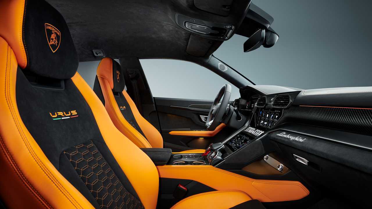 Lamborghini Urus Pearl Capsule
