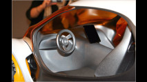Smart und Cadillac vorn